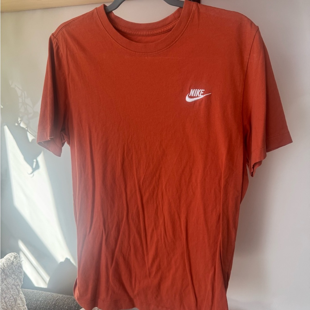 Nike Men's Red T-Shirt